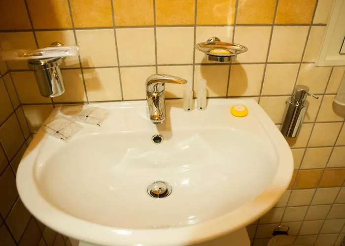 Almes Konukevi 2*